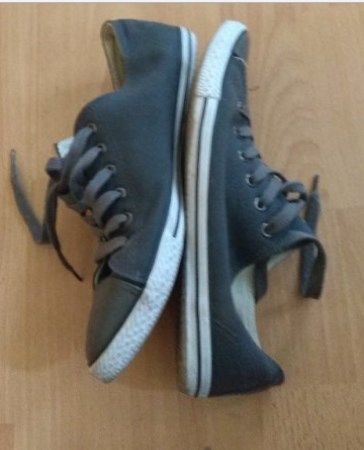 Няколко вида маркови маратонки - " Адмирал", "Kappa", R Island