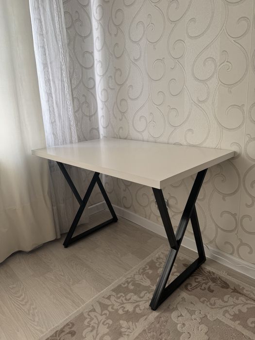 Продаю стол кухонный для гостей