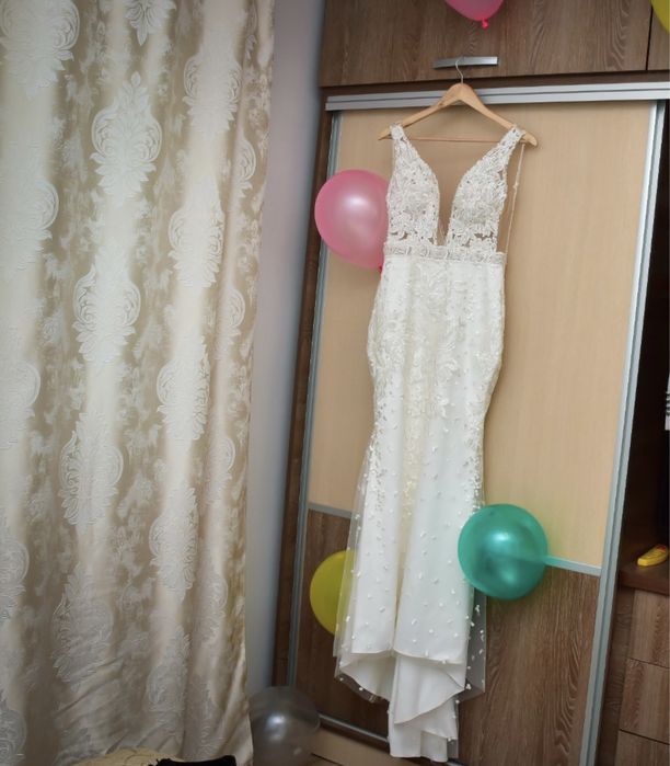 Vând rochia de mireasã!