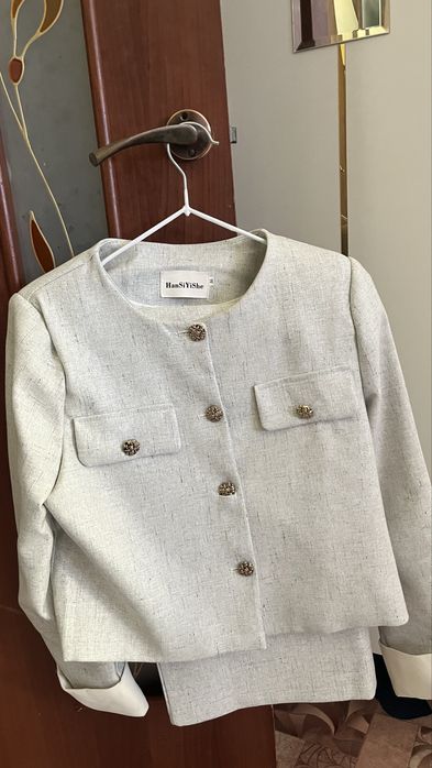 Двойка юбка пиджак