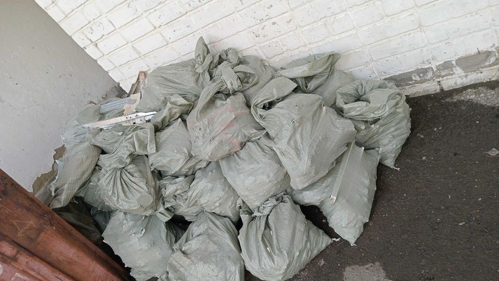 Отдам строительный мусор