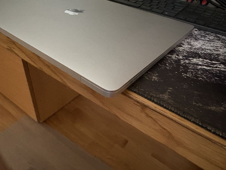 MacBook Pro 16-inch A2141