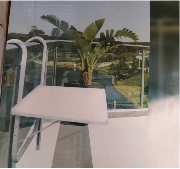 Закачаща се градинска масичка забалкон тераса висяща 51.5х39.5х55см