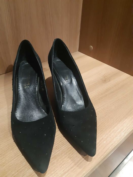 Продам замшевые туфли 37 размер