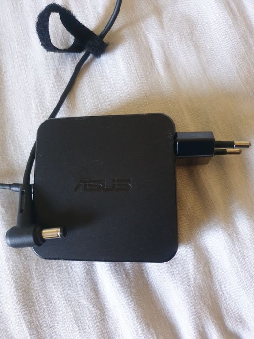 alimentator  asus  19 v 3 42 ah