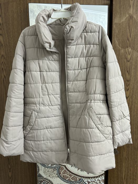 Продаются пальто и куртки по 100 тыс