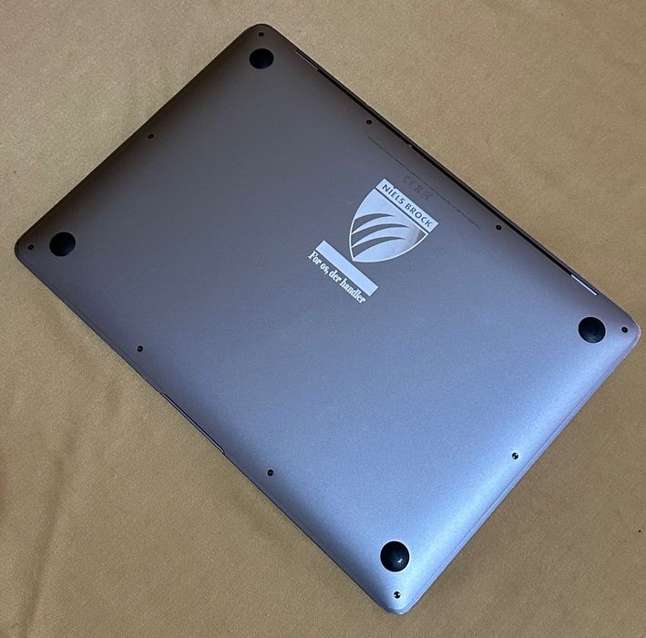 Super Preț! MacBook Air M1, 8gb, 256 gb! Perfect funcțional!