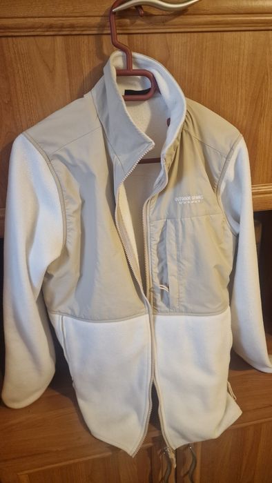 Vând geaca băieți.