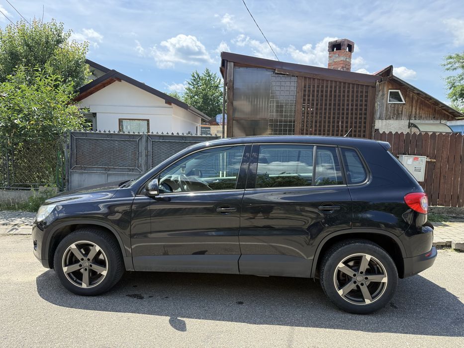 VOLKSWAGEN Touran 0 — imagine 2