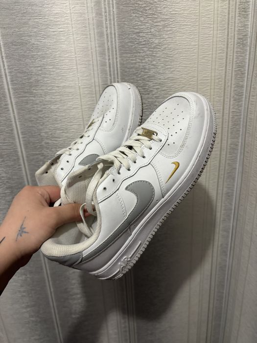 Кросовки мужсике 43 размер в хорощем состоянии по 2.000