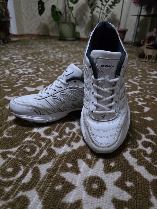 Продам кроссовки дешево