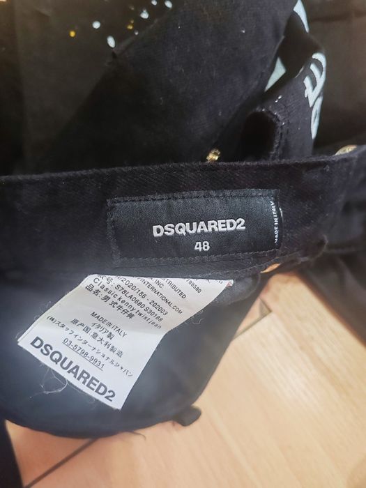 Vând blugi DsQuared2