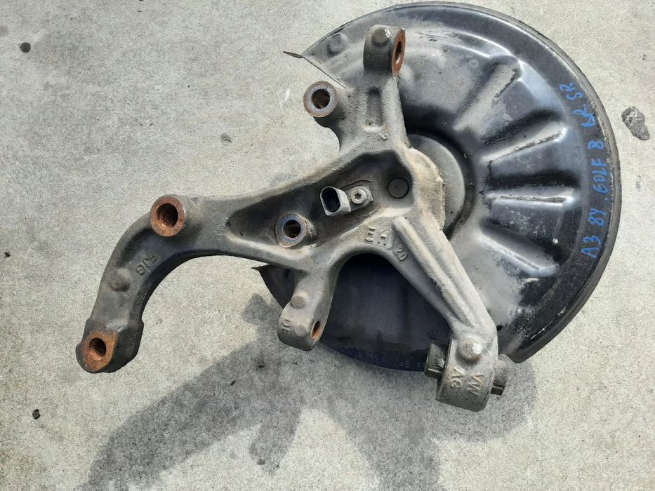 fuzeta dreapta spate audi a3 8y vw golf 8 5q0615610f