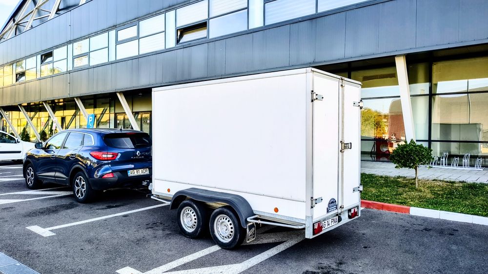 Remorcă cu sistem de frânare 2000 kg