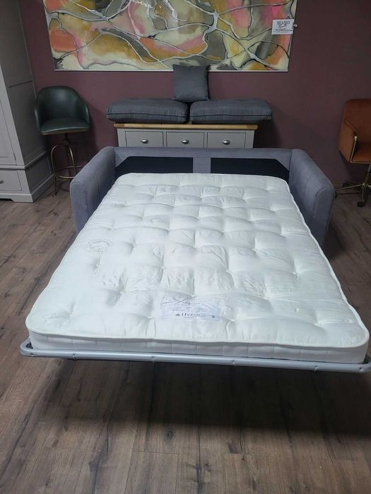 Сив диван от плат с функция сън