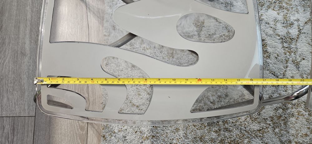 Продавам комплект модерни дизайнерски столове – 6 броя