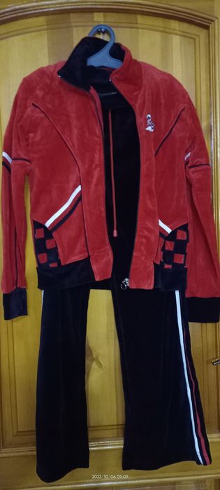 Велюровый костюм, новый, размер L или 46-48
