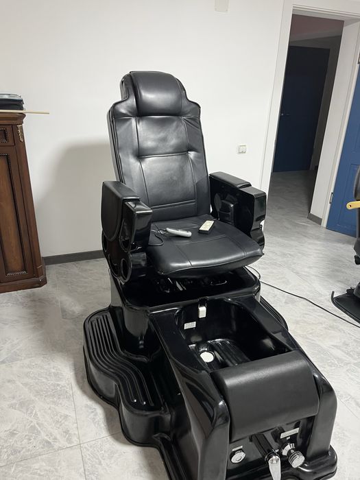 Педикюрное кресло.