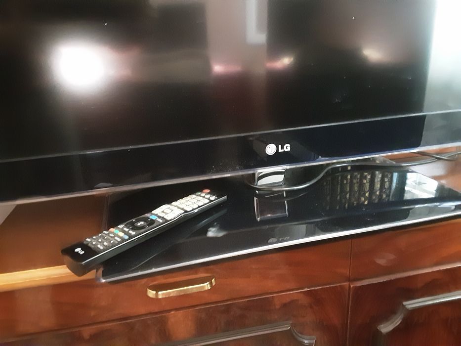 Телевизор LG,  42 дюйма
