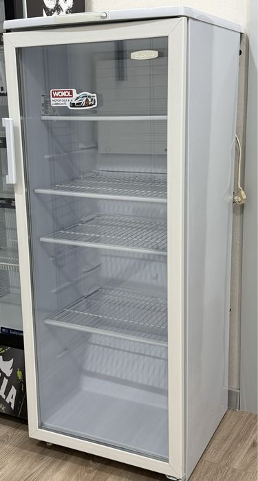 Холодильник для витрины