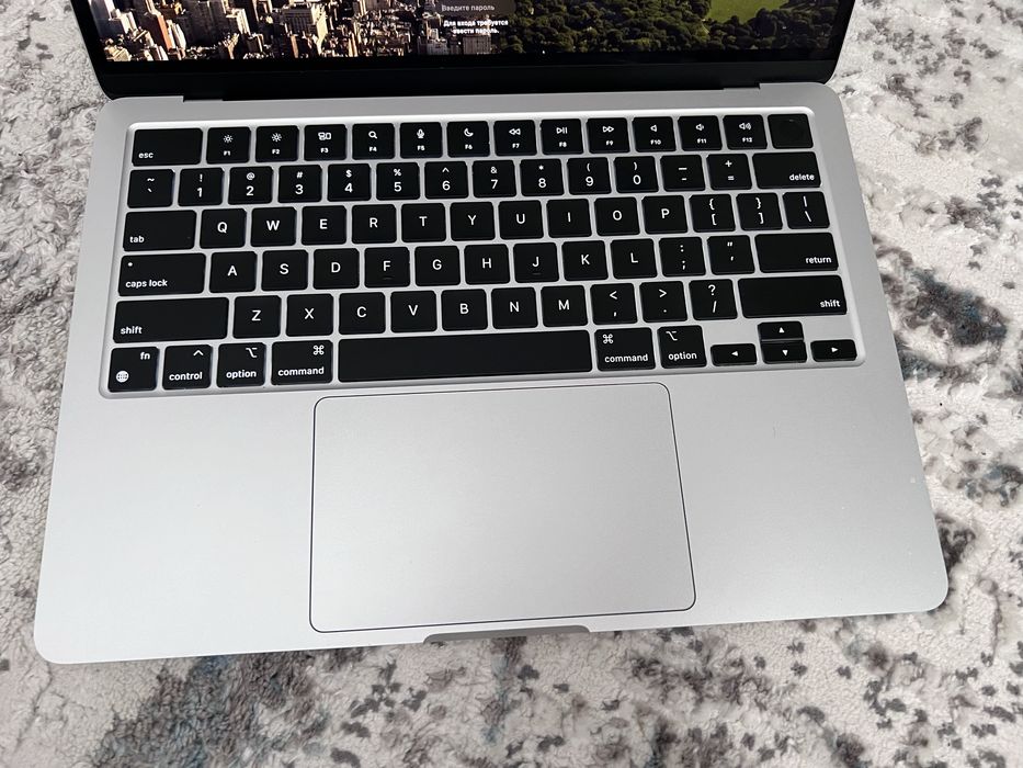 Мак бук 13 air m2