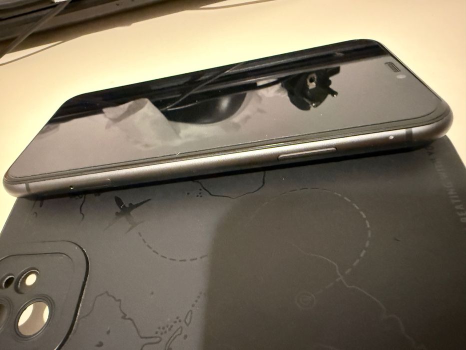 Vând IPhone 11. 128gb