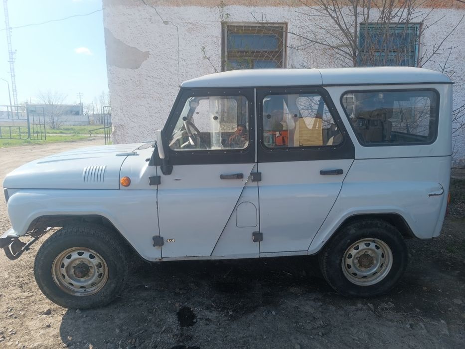 Продам УАЗ Хантер цена 1.8 торг у капота