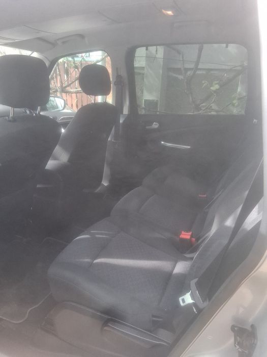 Vand ford galaxy din 2009 automata
