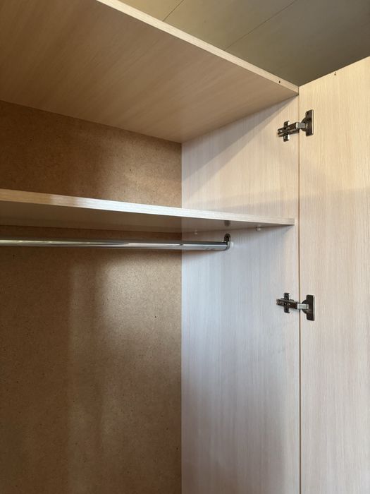 Шкаф двухдверный