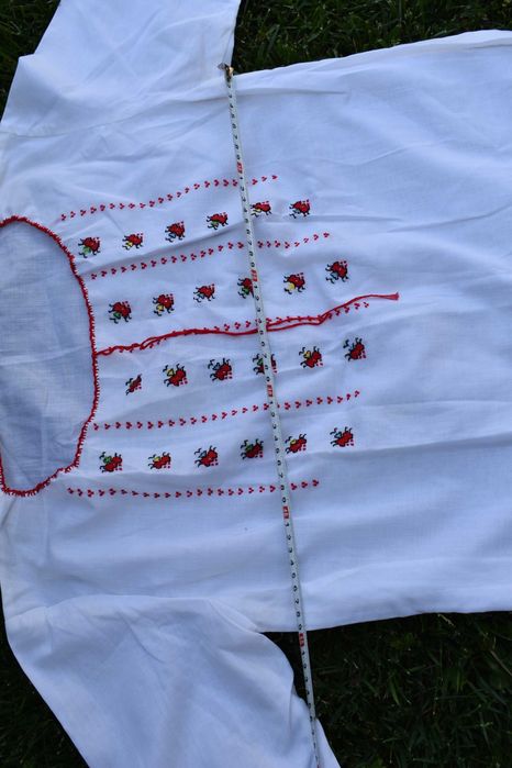 риза за носия със шевици