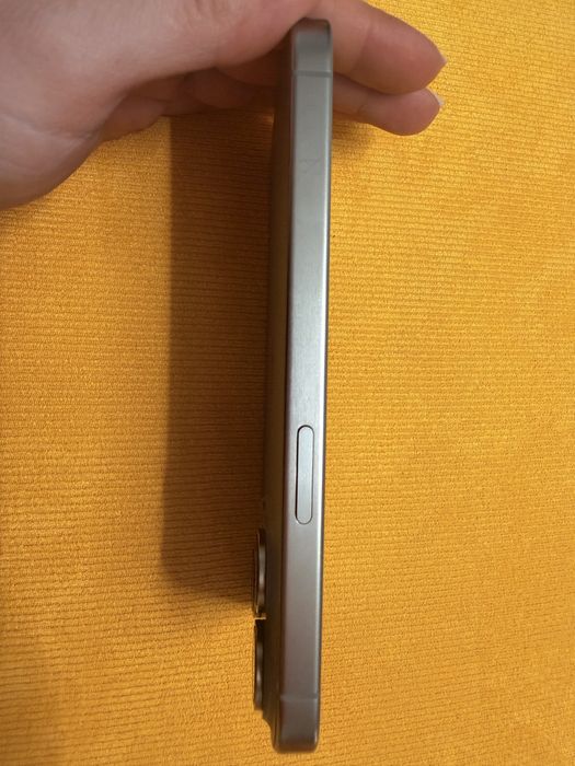 Iphone 15 Pro 256 mb с гаранция.