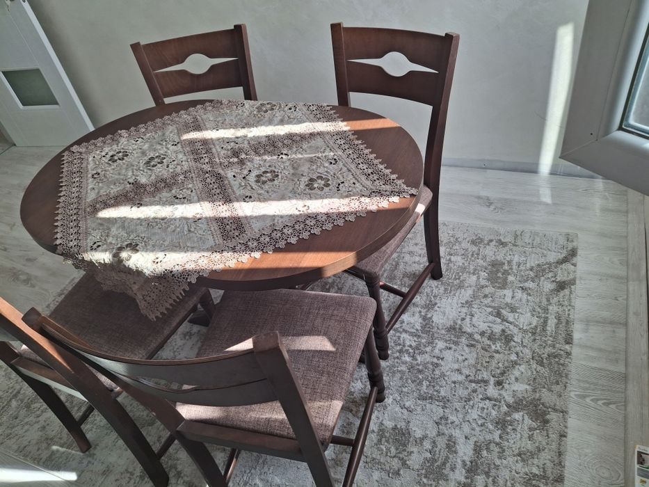 Трапезен комплект