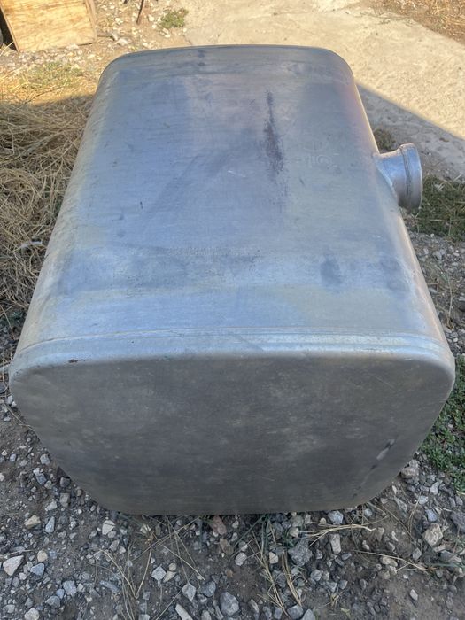 Топливный бак продам
