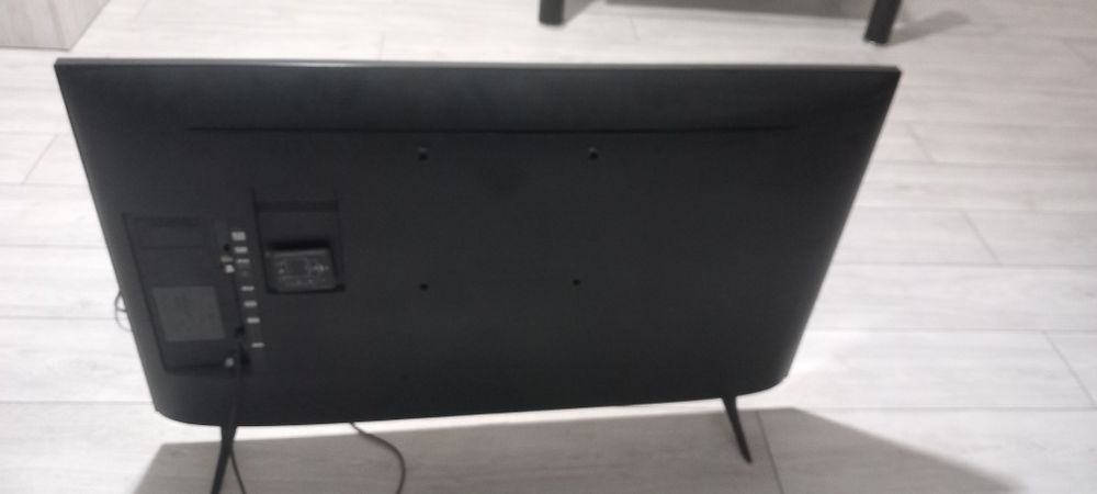 Продавам телевизор на SAMSUNG