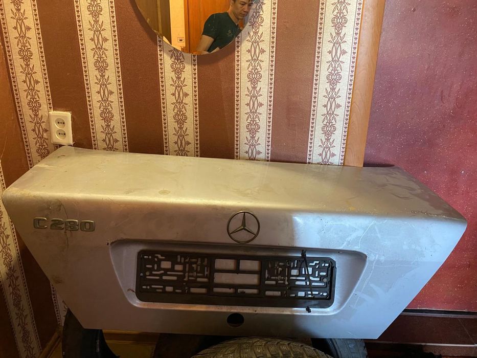 Дверь,крышка багажника,лючок бак,молдинги ма Мерседес с180