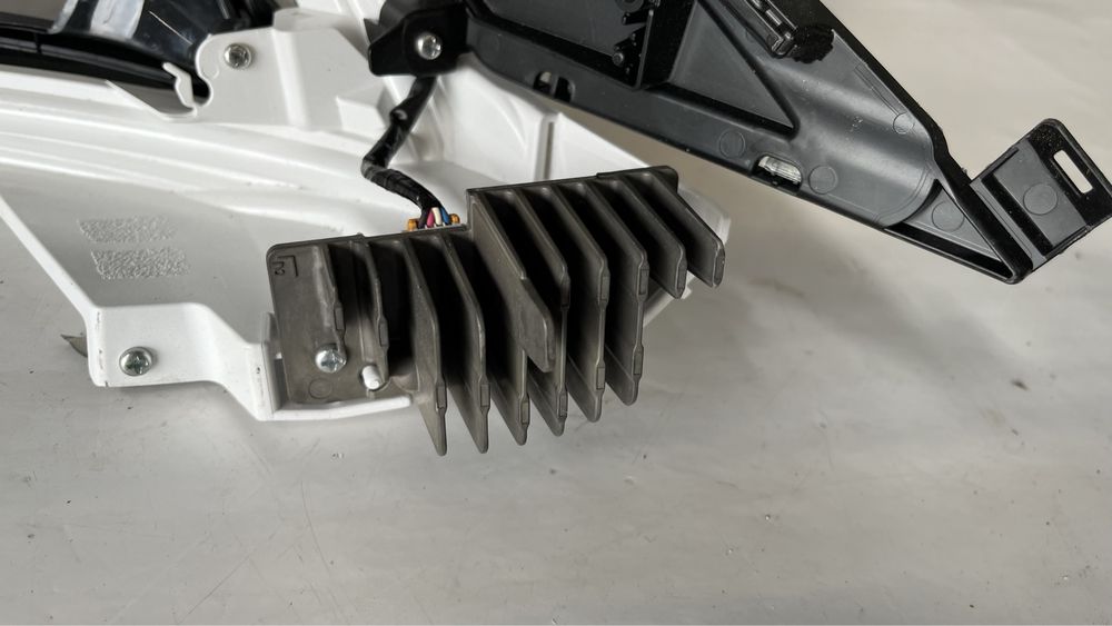 Ляв фар Subaru Forester 2019-