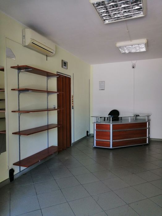 Дава се под наем Магазин в Ловеч, в.з. Бабаковец - 34 кв.м за 255 € - Снимка #2