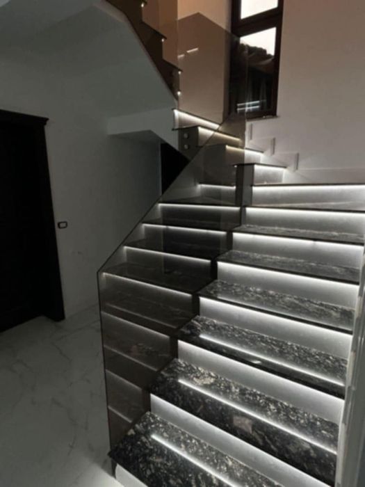 Balustrade copertine usi batante din sticlă  securizată