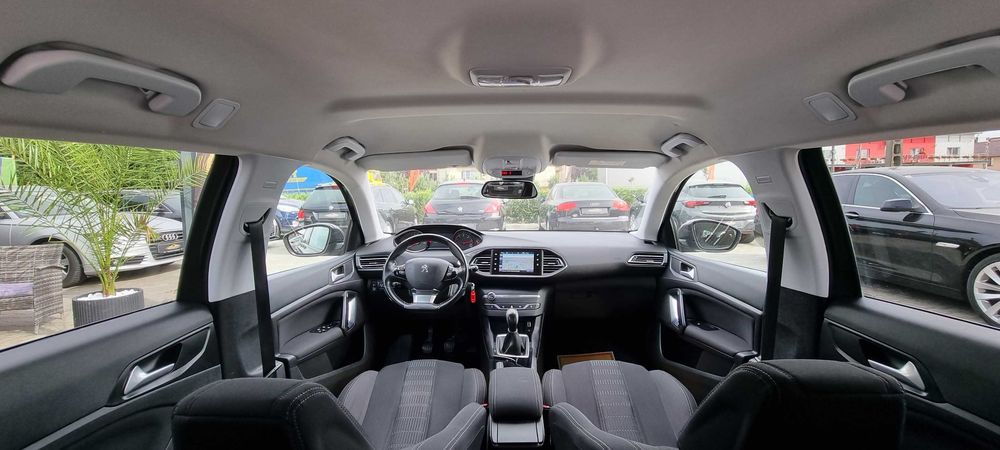 Vând Peugeot 308. 2016 1.2 benzină 110cp