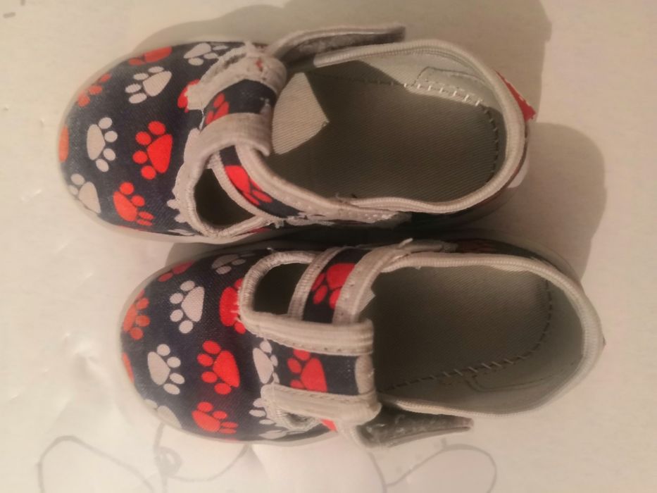 Колев и Колев обувки 21 рр и Чико 19рр