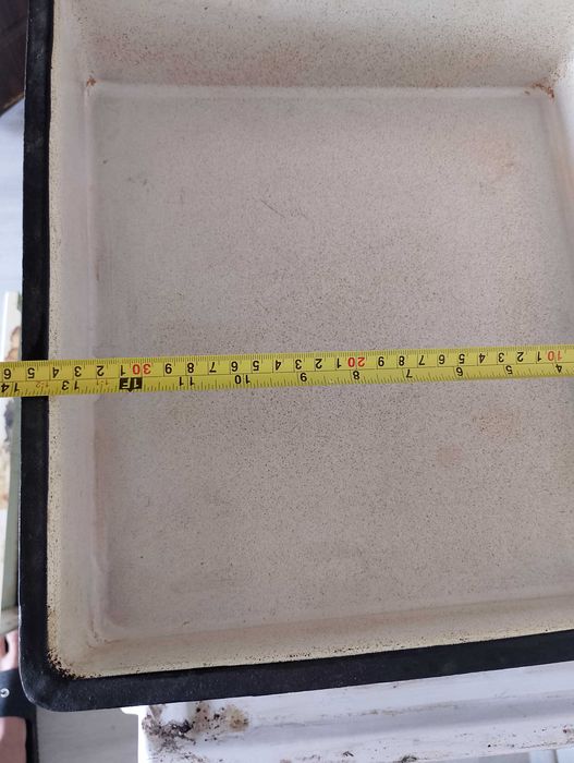 Продавам емайлирана тава 37,5/35/9,5