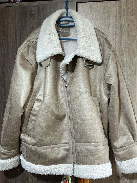 Продавам Дамско яке тип авиатор (shearling]