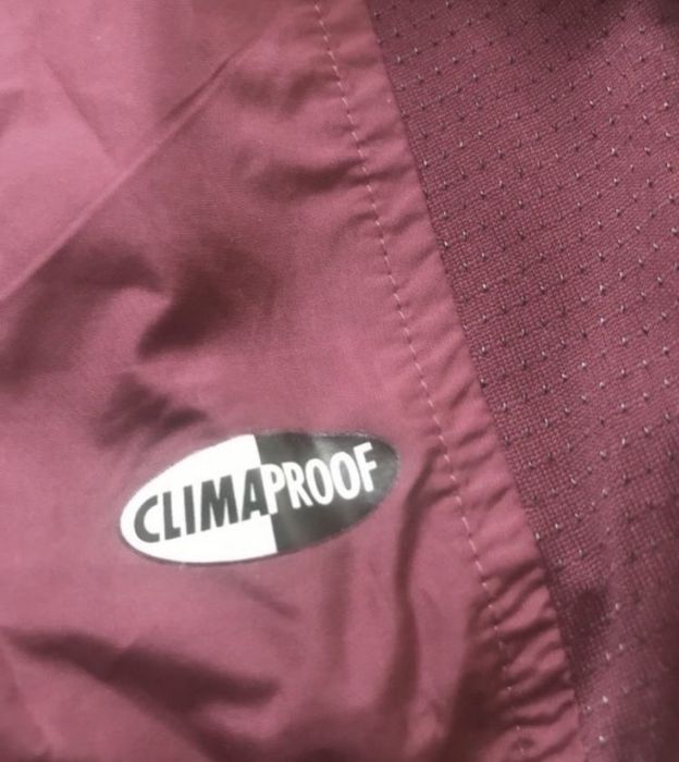 Спортивная безрукавка