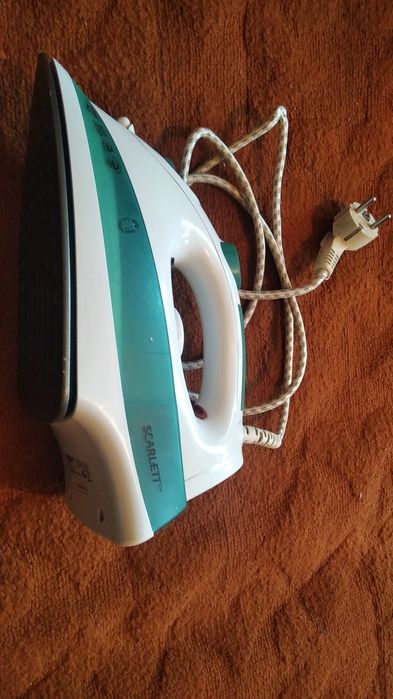Продается утюг scarlet