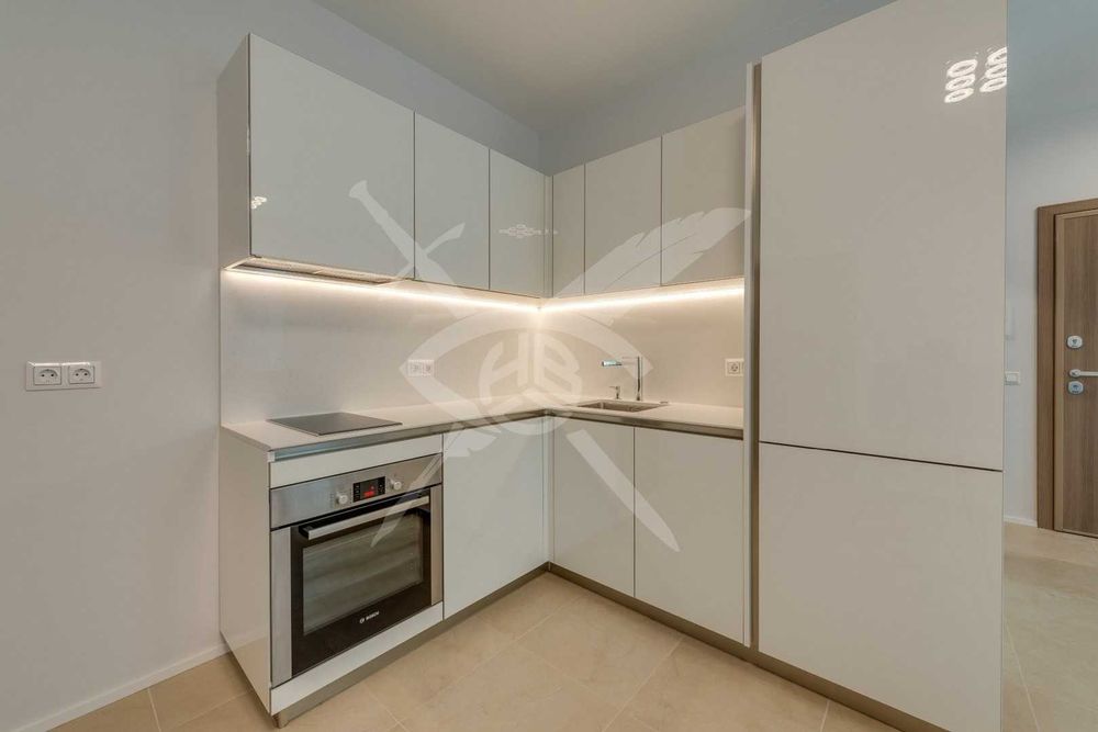 Дава се под наем Двустаен апартамент в София, Център - 86 кв.м за 947.58 € - Снимка #2