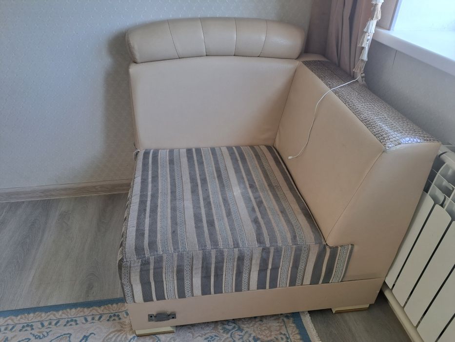 Б/у большой раскладной диван