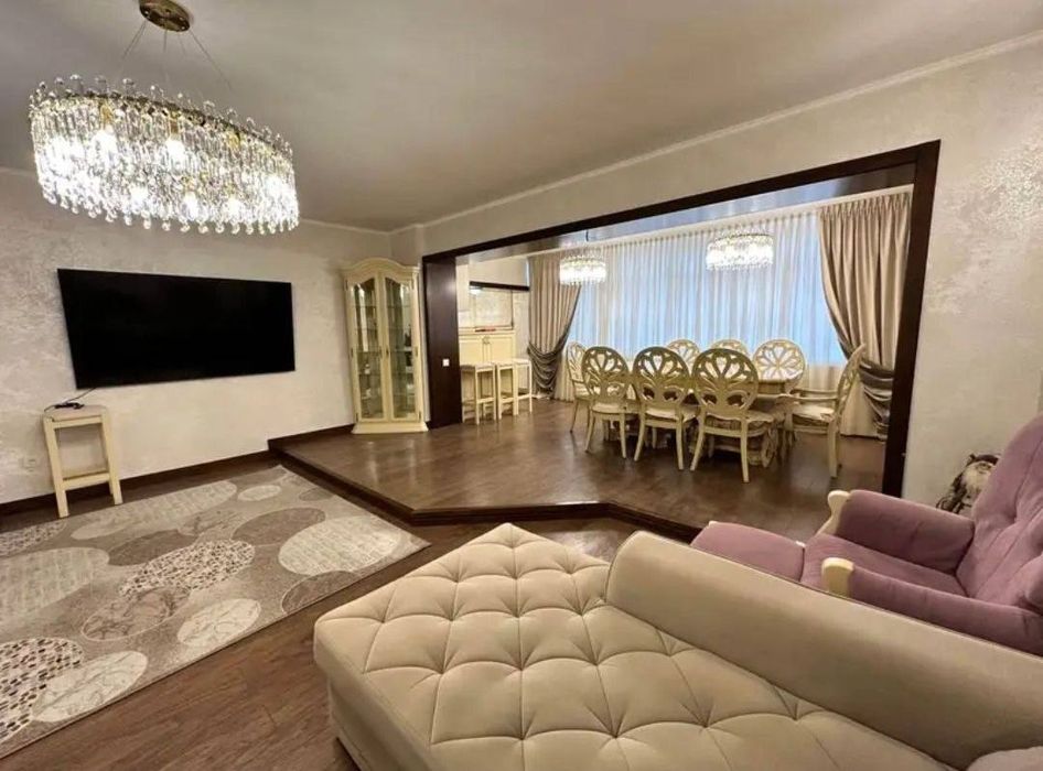 Продается 5ти ком квартира, ориентир: посольство Японии, 144м²