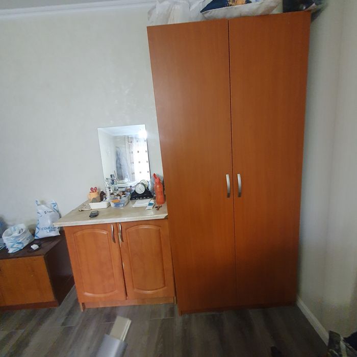 Шкаф плательный в хорошем состоянии. Самовывоз