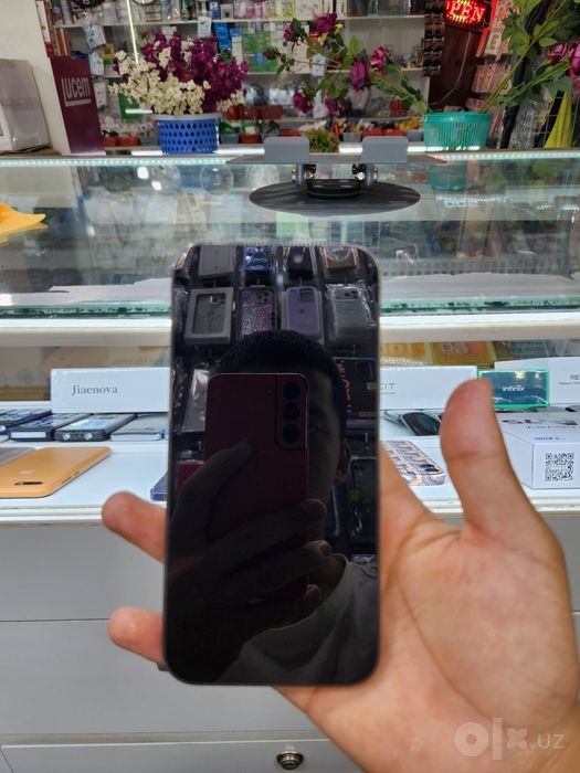 IPhone 12 pro qora rangda 185 dolir