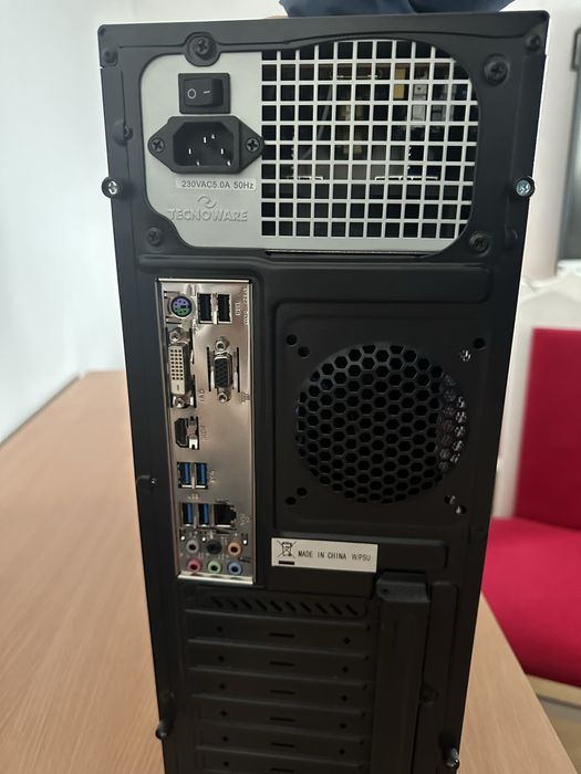 Vand carcasa pc cu Placa de baza GIGABYTE GA-B150M-D3H